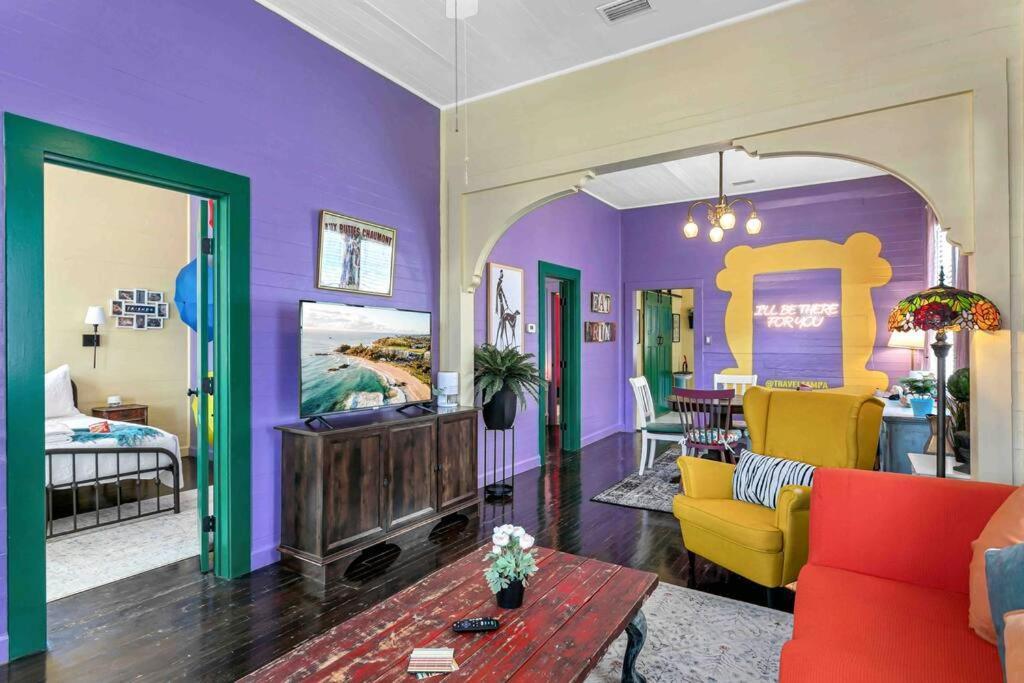 Friends Airbnb Themed 2Bed 2Bath Walkable To All Of Ybor Tampa Exterior photo