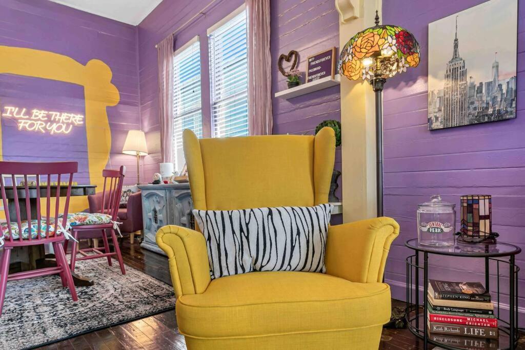 Friends Airbnb Themed 2Bed 2Bath Walkable To All Of Ybor Tampa Exterior photo