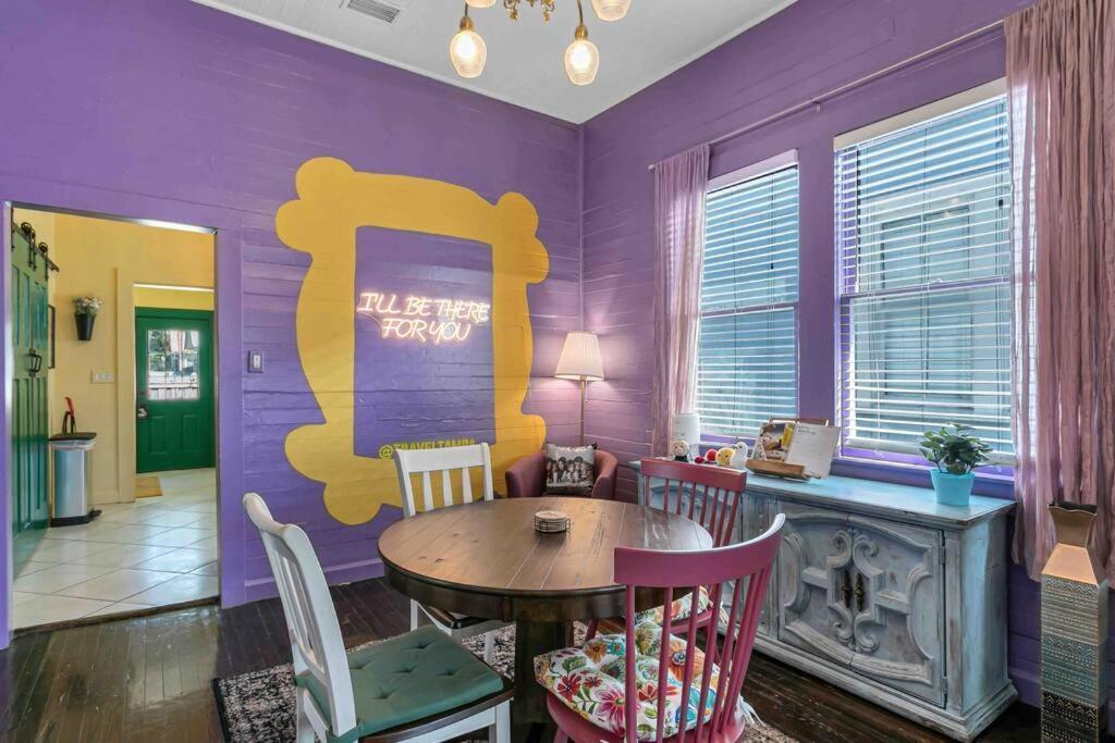 Friends Airbnb Themed 2Bed 2Bath Walkable To All Of Ybor Tampa Exterior photo