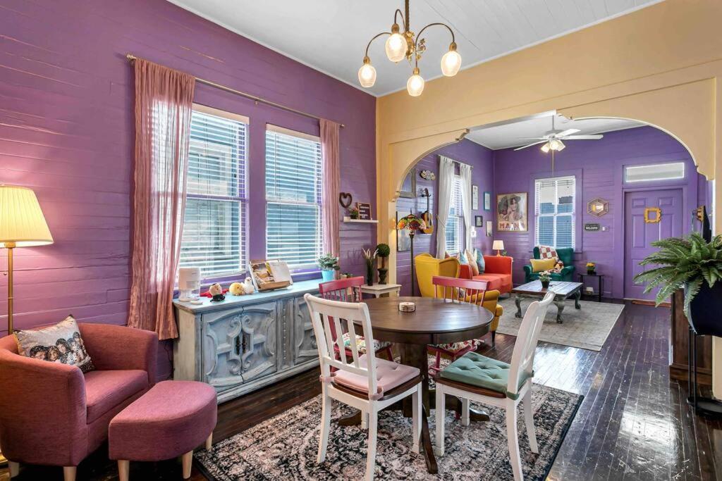 Friends Airbnb Themed 2Bed 2Bath Walkable To All Of Ybor Tampa Exterior photo